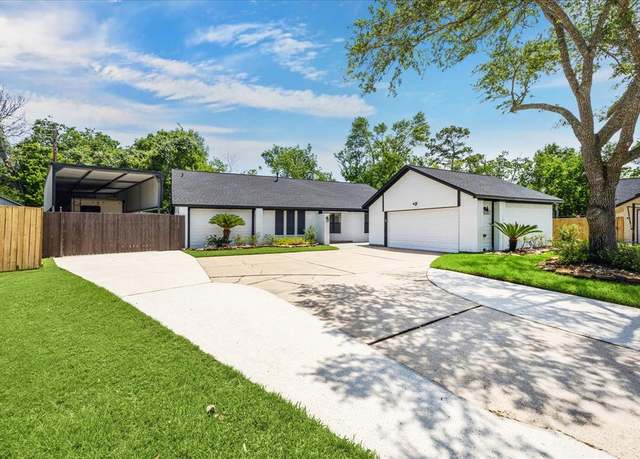 Property at 2301 Colleen Dr, Pearland, TX 77581, 3 beds, 2 baths