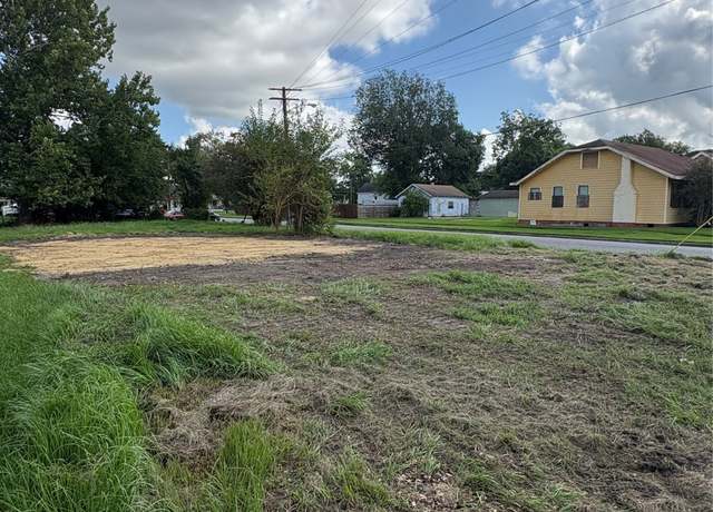 Property at 1408 Prairie St, Beaumont, TX 77701