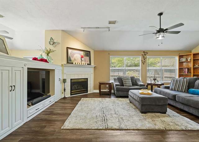 Property at 5102 Cherrywood Ct, League City, TX 77573, 4 beds, 2 baths