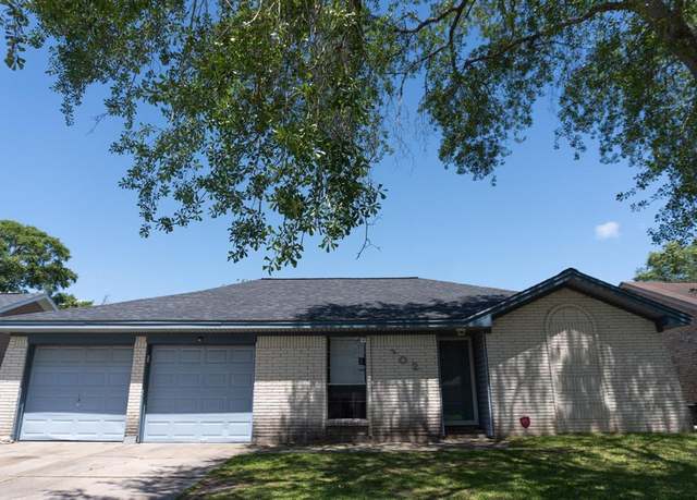 Property at 702 Meadowglen Dr, Baytown, TX 77521, 3 beds, 2 baths