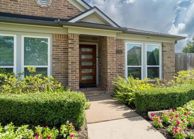 Property at 101 Grand Falls Ct, League City, TX 77539, 3 beds, 2 baths