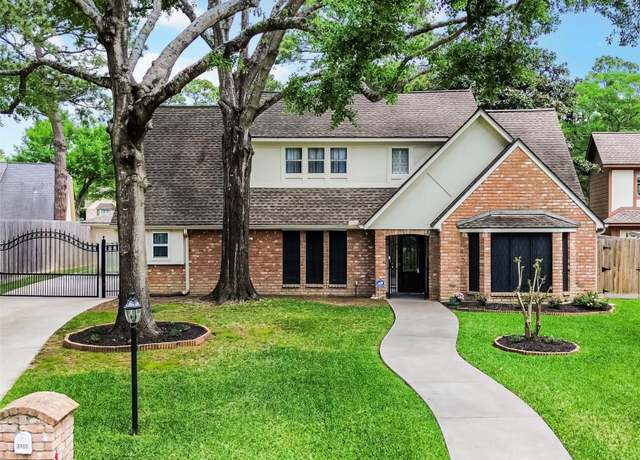 Property at 17526 Majestic Forest Dr, Spring, TX 77379, 4 beds, 2.5 baths