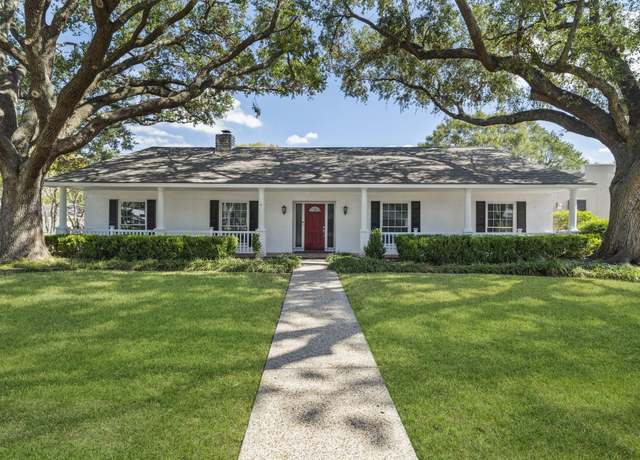Property at 903 Longview Dr, Sugar Land, TX 77478, 4 beds, 2.5 baths