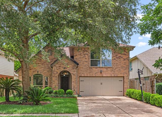 Property at 12414 Meadow Briar Dr, Stafford, TX 77477, 4 beds, 2.5 baths