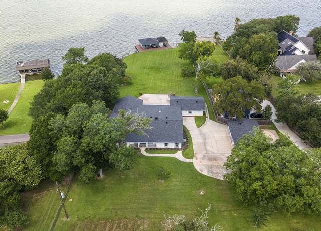 Property at 12201 Gable Dr, Willis, TX 77318, 3 beds, 2.5 baths
