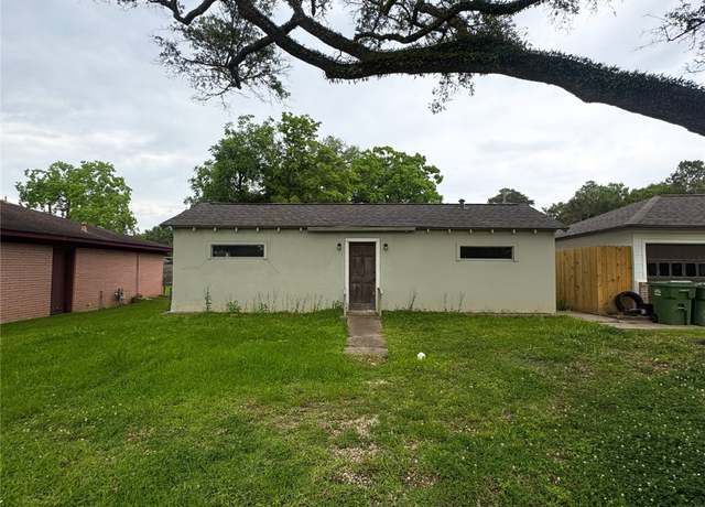 Property at 101 West St, Liberty, TX 77575, 1 bed, 1 bath