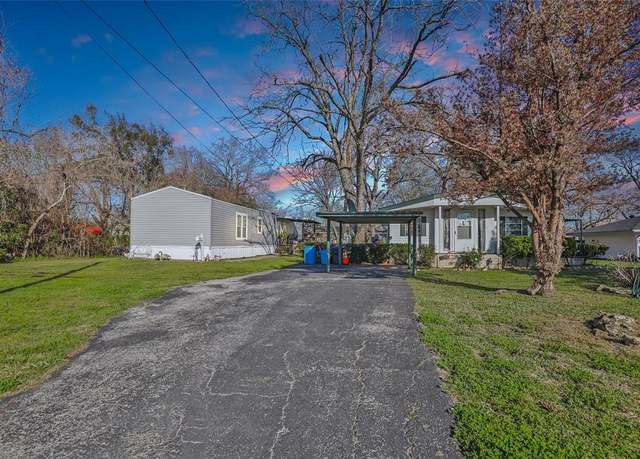Property at 106 N 3rd St, Highlands, TX 77562, 3 beds, 2 baths