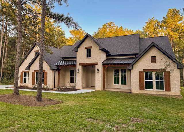 Property at 900 Lonestar Rd, Huntsville, TX 77340, 5 beds, 4.5 baths
