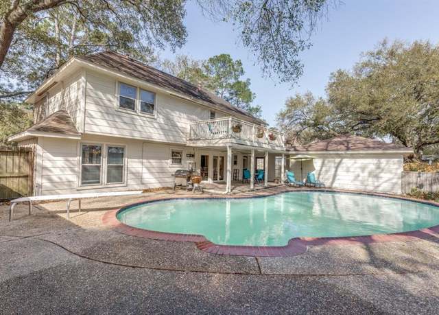 Property at 13702 Balmore Cir, Houston, TX 77069, 4 beds, 2.5 baths