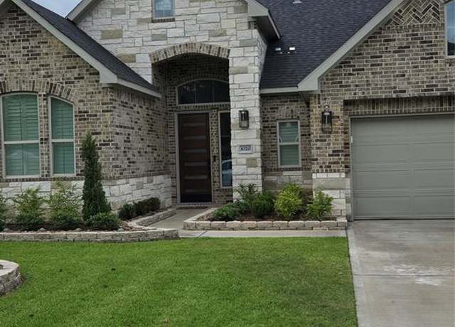 Property at 1020 Oak St, West Columbia, TX 77486, 3 beds, 2.5 baths