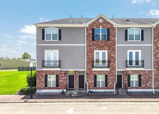 Property at 620 Cathedral Sq, Beaumont, TX 77701, 2 beds, 2.5 baths
