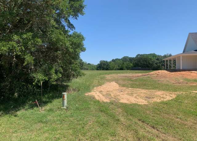 Property at 1031 Mill Rd, Angleton, TX 77515