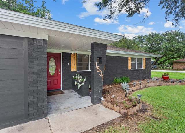 Property at 1531 Avenue D, Danbury, TX 77534, 4 beds, 3 baths