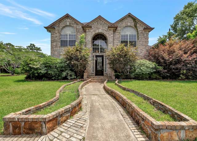 Property at 9822 El Chaco St, Baytown, TX 77521, 6 beds, 4.5 baths