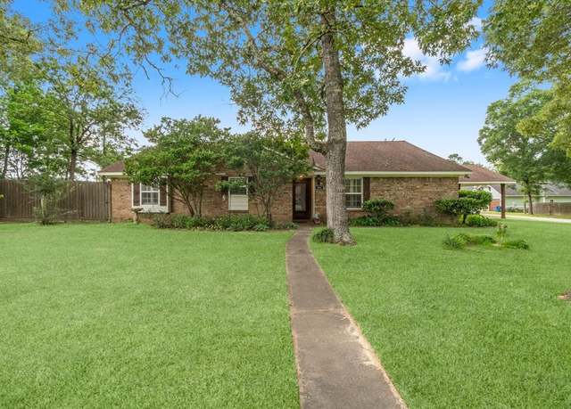 Property at 303 Greenwood Dr, Livingston, TX 77351, 3 beds, 2 baths