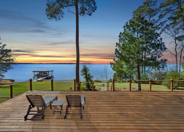 Property at 334 Sunset Dr, Livingston, TX 77351, 3 beds, 2 baths