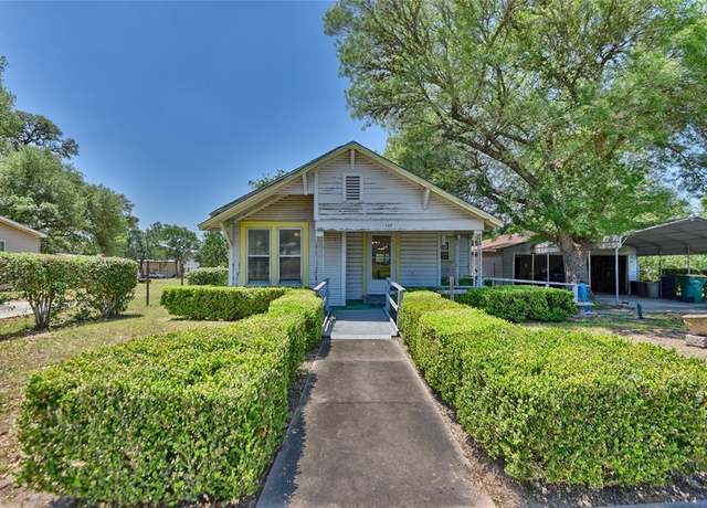 Property at 146 S Reynolds St, La Grange, TX 78945, 3 beds, 2 baths
