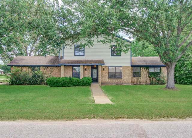 Property at 226 Birch St, Wallis, TX 77485, 3 beds, 3 baths