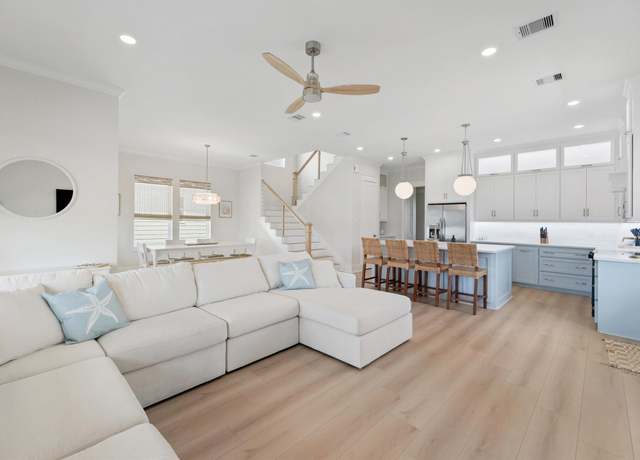 Property at 4010 Miramar Ct, Galveston, TX 77554, 5 beds, 3.5 baths