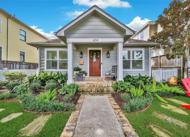 Property at 604 E 10th 1/2 St, Houston, TX 77008, 3 beds, 2 baths