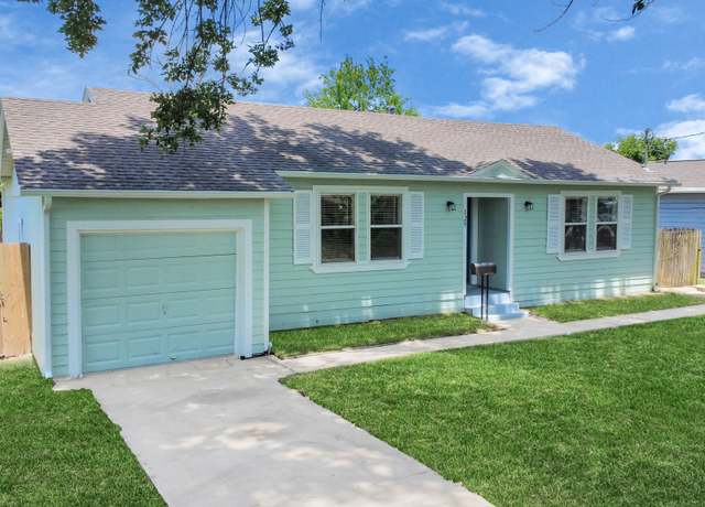 Property at 129 E 6th St, Deer Park, TX 77536, 3 beds, 2 baths