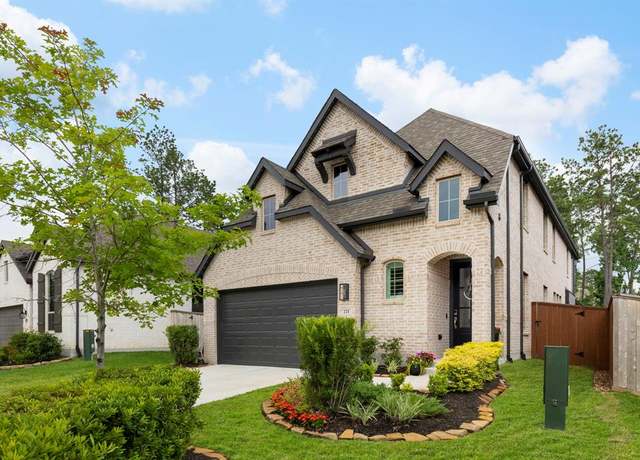 Property at 221 Sky Top Dr, Montgomery, TX 77316, 5 beds, 3 baths