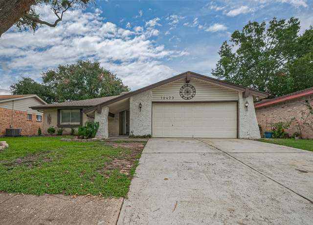 Property at 10423 Rancho Bernardo Ln, Sugar Land, TX 77498, 3 beds, 2 baths