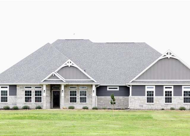 Property at 311 Lakeview Dr, Angleton, TX 77515, 3 beds, 3 baths