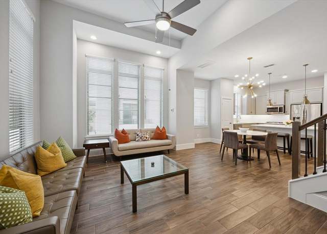 Property at 5405 Larkin St, Houston, TX 77007, 3 beds, 3 baths