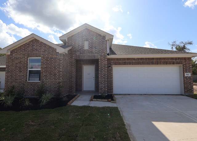 Property at 516 Monarch Trl, Huntsville, TX 77340, 3 beds, 2 baths