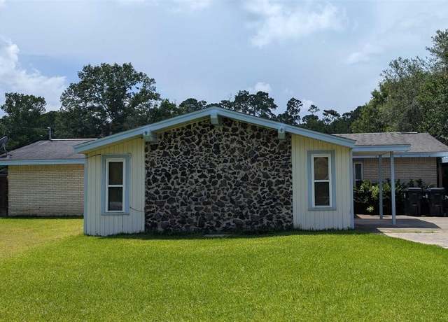 Property at 220 Nagel St, Vidor, TX 77662, 3 beds, 2 baths