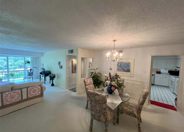 Property at 5050 Ambassador Way #201, Houston, TX 77056, 2 beds, 2 baths