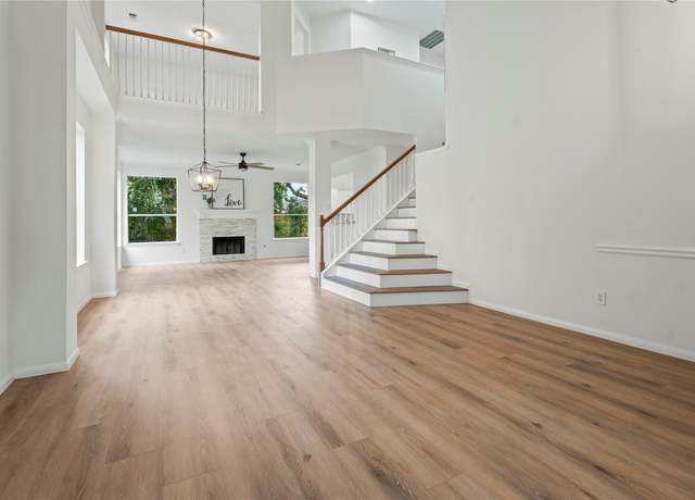 Property at 10908 Sycamore Dr S, La Porte, TX 77571, 3 beds, 2.5 baths