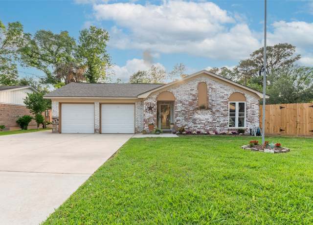 Property at 5308 Tanglebriar Dr, Dickinson, TX 77539, 3 beds, 2 baths