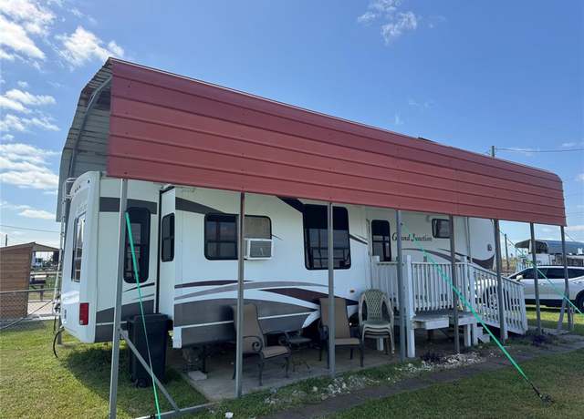 Property at 1561 County Road 299, Sargent, TX 77414