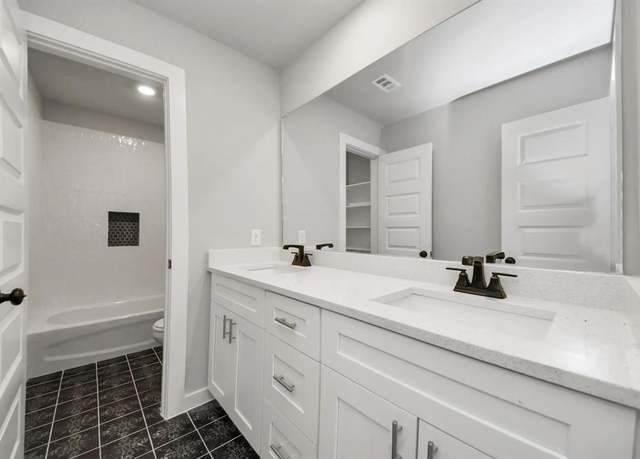 Property at 3434 Windmill Palm Dr, Manvel, TX 77578, 3 beds, 3 baths