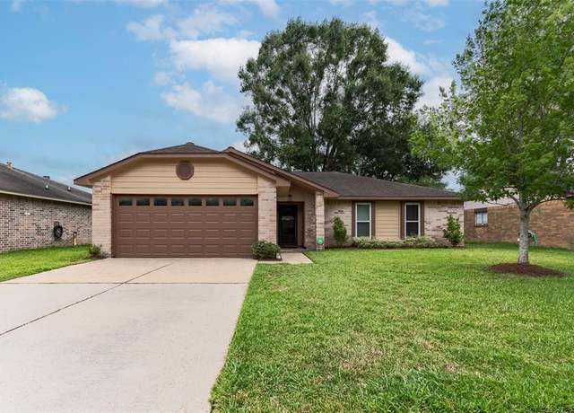 Property at 8123 Sweetgum Trace Dr, Houston, TX 77040, 3 beds, 2 baths