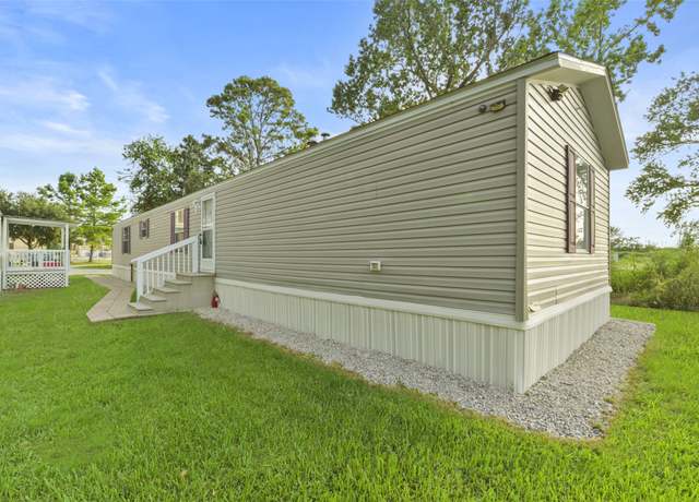 Property at 10510 Carter Rd, Houston, TX 77070, 3 beds, 4 baths