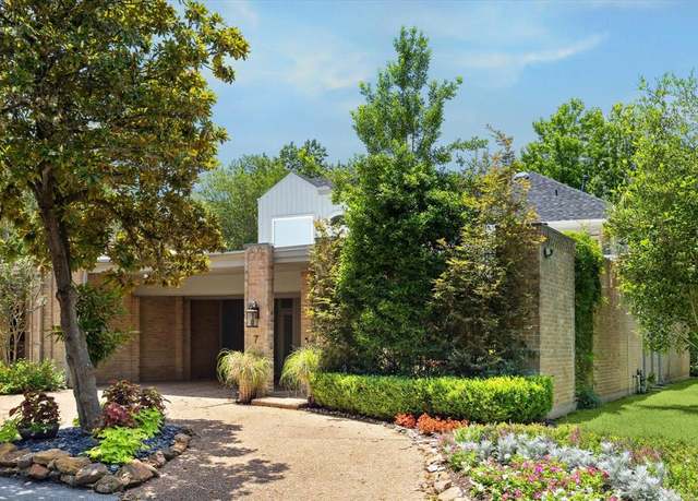 Property at 7 Woodstone St, Houston, TX 77024, 3 beds, 3.5 baths