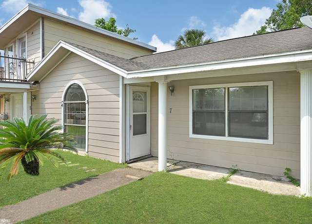 Property at 517 Pecan Dr, South Houston, TX 77587, 3 beds, 2 baths