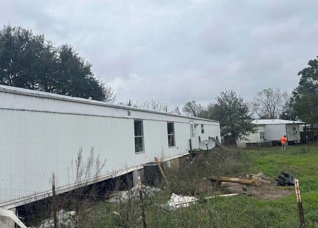 Property at 6430 Brockstein Rd, Sealy, TX 77474, 3 beds, 2 baths