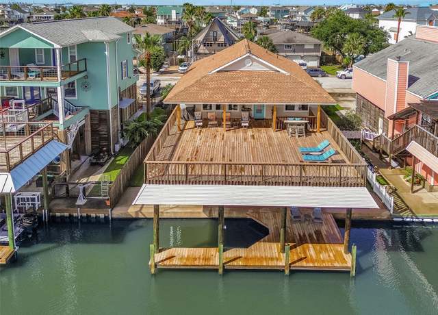Property at 1427 Bamboo Dr, Tiki Island, TX 77554, 2 beds, 2.5 baths