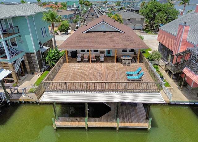 Property at 1427 Bamboo Dr, Tiki Island, TX 77554, 2 beds, 2.5 baths