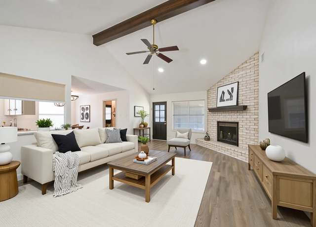 Property at 154 Camellia St, Sugar Land, TX 77478, 3 beds, 2 baths