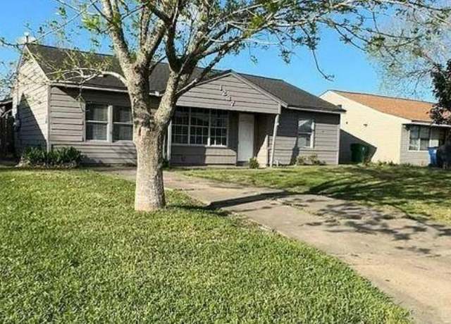 Property at 1237 San Felipe, Angleton, TX 77515, 3 beds, 1 bath