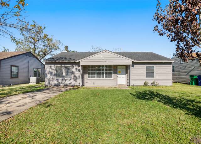 Property at 1237 San Felipe, Angleton, TX 77515, 3 beds, 1 bath