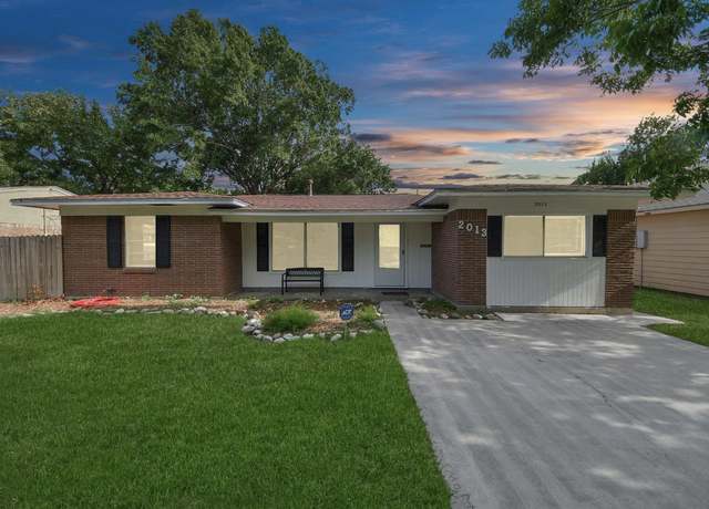 Property at 2013 15th Ave N, Texas City, TX 77590, 4 beds, 1.5 baths