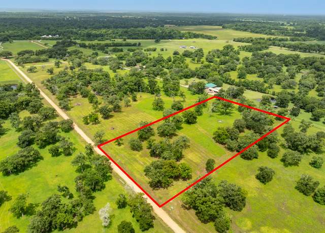 Property at 315 Valley Oaks Dr, Van Vleck, TX 77482