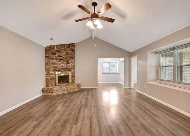 Property at 5342 Abercreek Ave, Friendswood, TX 77546, 3 beds, 2 baths