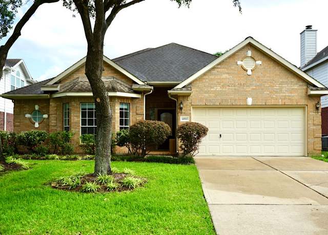 Property at 14811 Horse Creek Ln, Sugar Land, TX 77498, 3 beds, 2 baths
